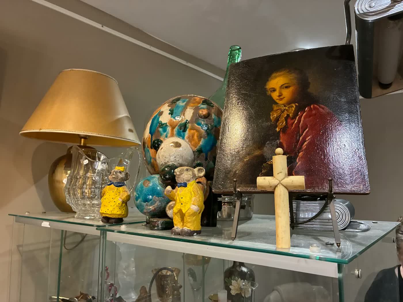 Statuettes, portraits & bibelots